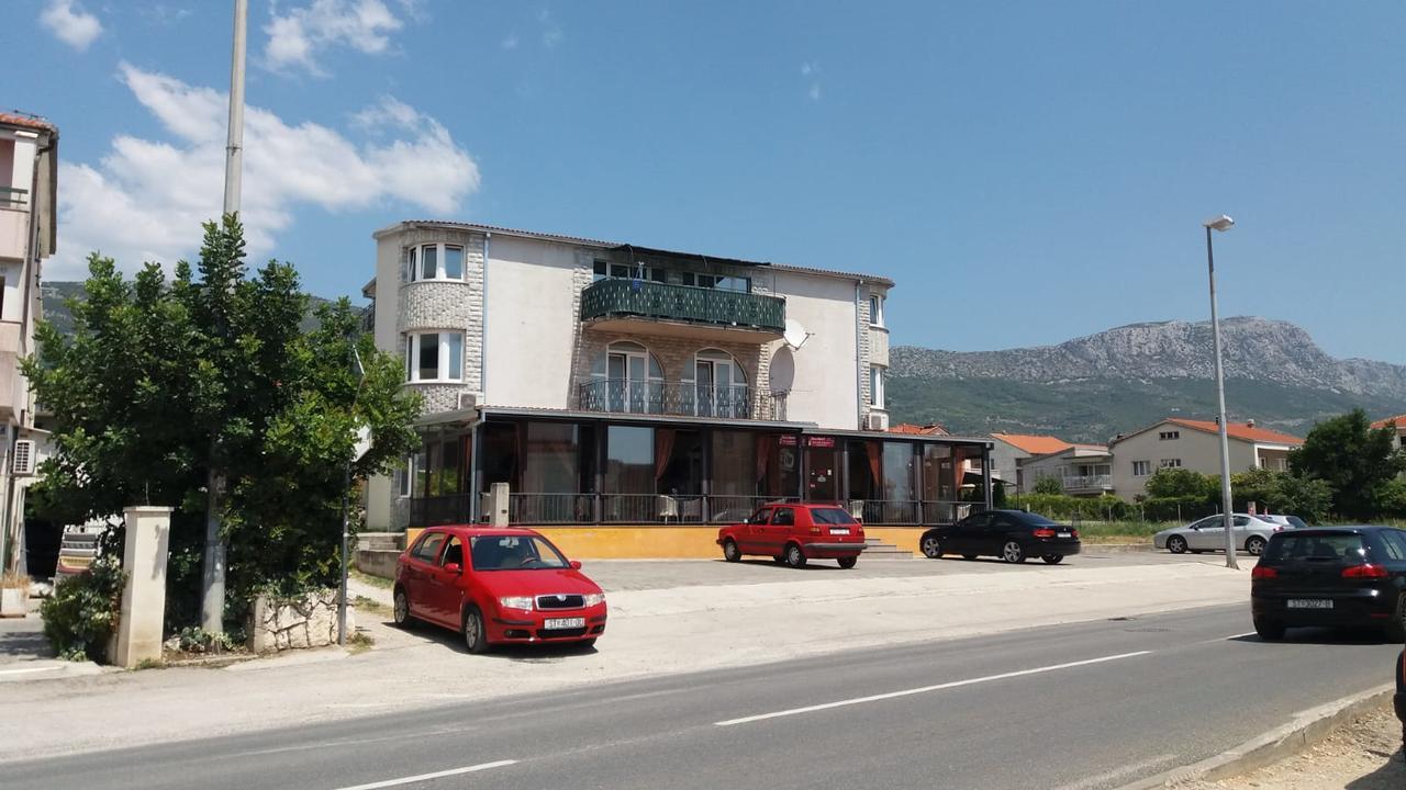 Apartman Julienne Kaštela Buitenkant foto